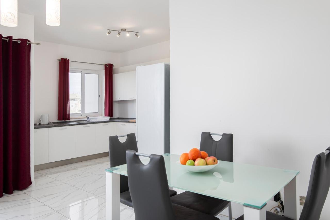 Sea View Apartment 2 Bedrooms 2 Bathrooms, 2 Minutes Away From The Sea Saint Julian's Eksteriør bilde