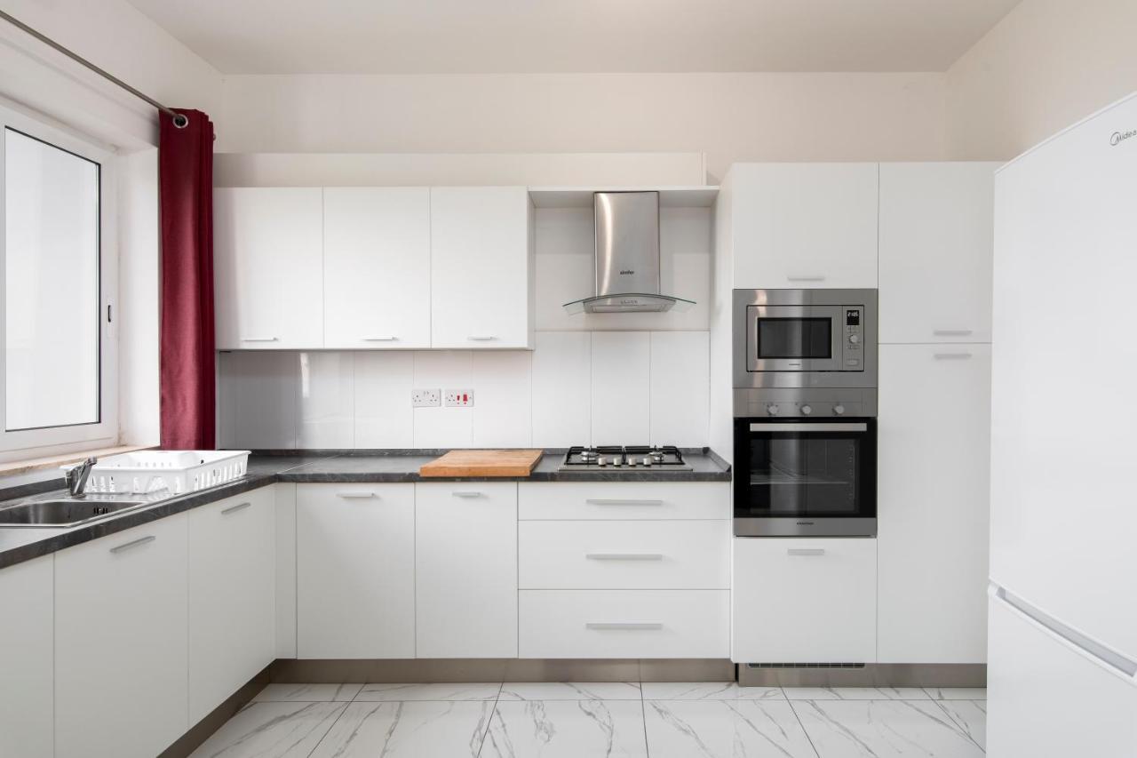 Sea View Apartment 2 Bedrooms 2 Bathrooms, 2 Minutes Away From The Sea Saint Julian's Eksteriør bilde