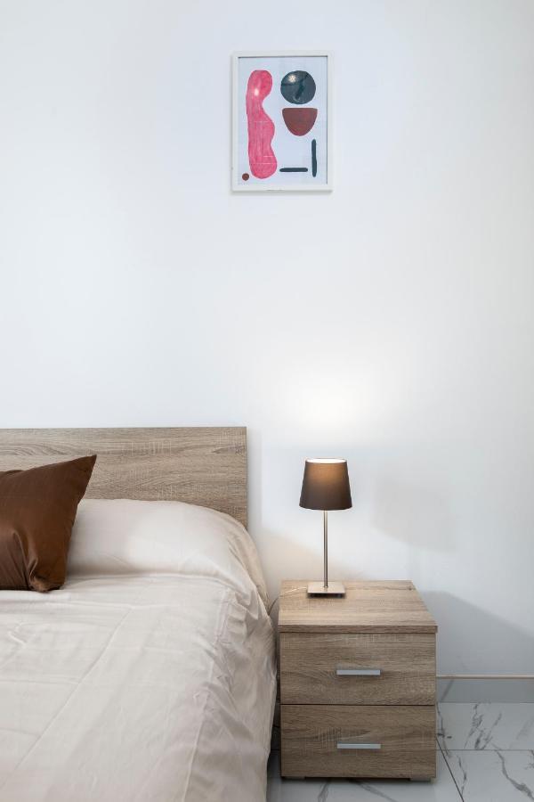 Sea View Apartment 2 Bedrooms 2 Bathrooms, 2 Minutes Away From The Sea Saint Julian's Eksteriør bilde