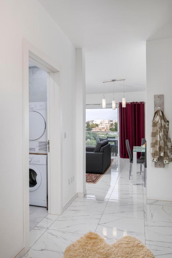 Sea View Apartment 2 Bedrooms 2 Bathrooms, 2 Minutes Away From The Sea Saint Julian's Eksteriør bilde