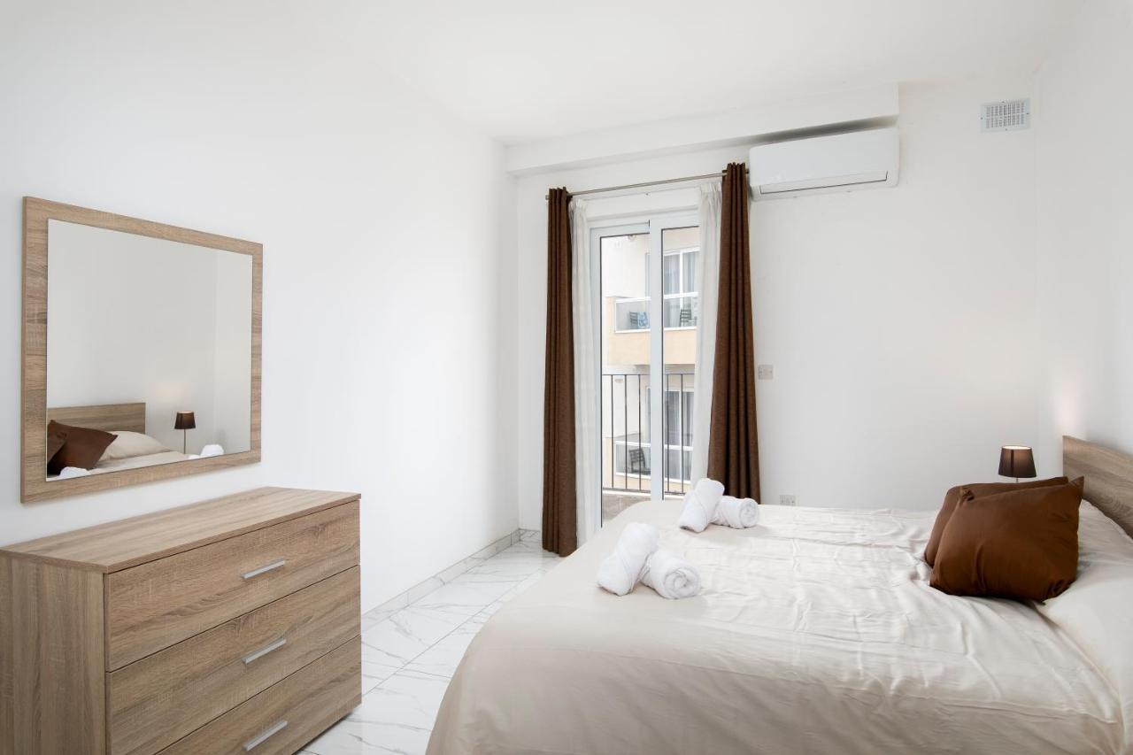 Sea View Apartment 2 Bedrooms 2 Bathrooms, 2 Minutes Away From The Sea Saint Julian's Eksteriør bilde