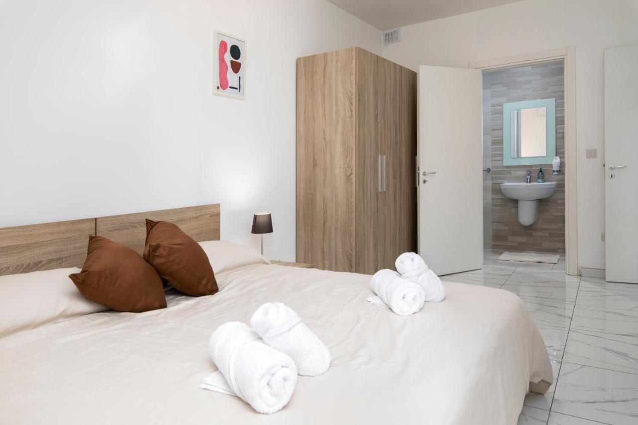 Sea View Apartment 2 Bedrooms 2 Bathrooms, 2 Minutes Away From The Sea Saint Julian's Eksteriør bilde